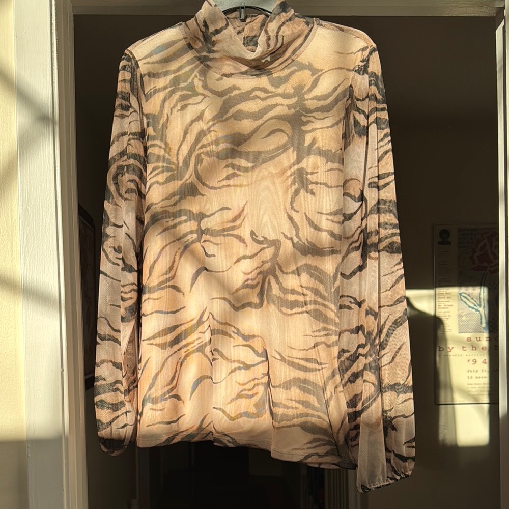 Chico's Cream long sleeve graphic blouse with cowl neck and mandarin collar